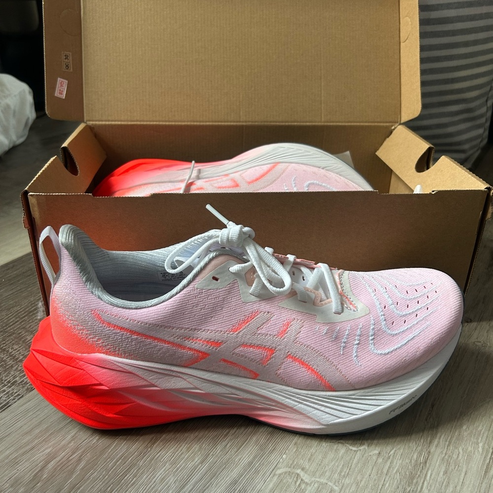 ASICS Novablast 4